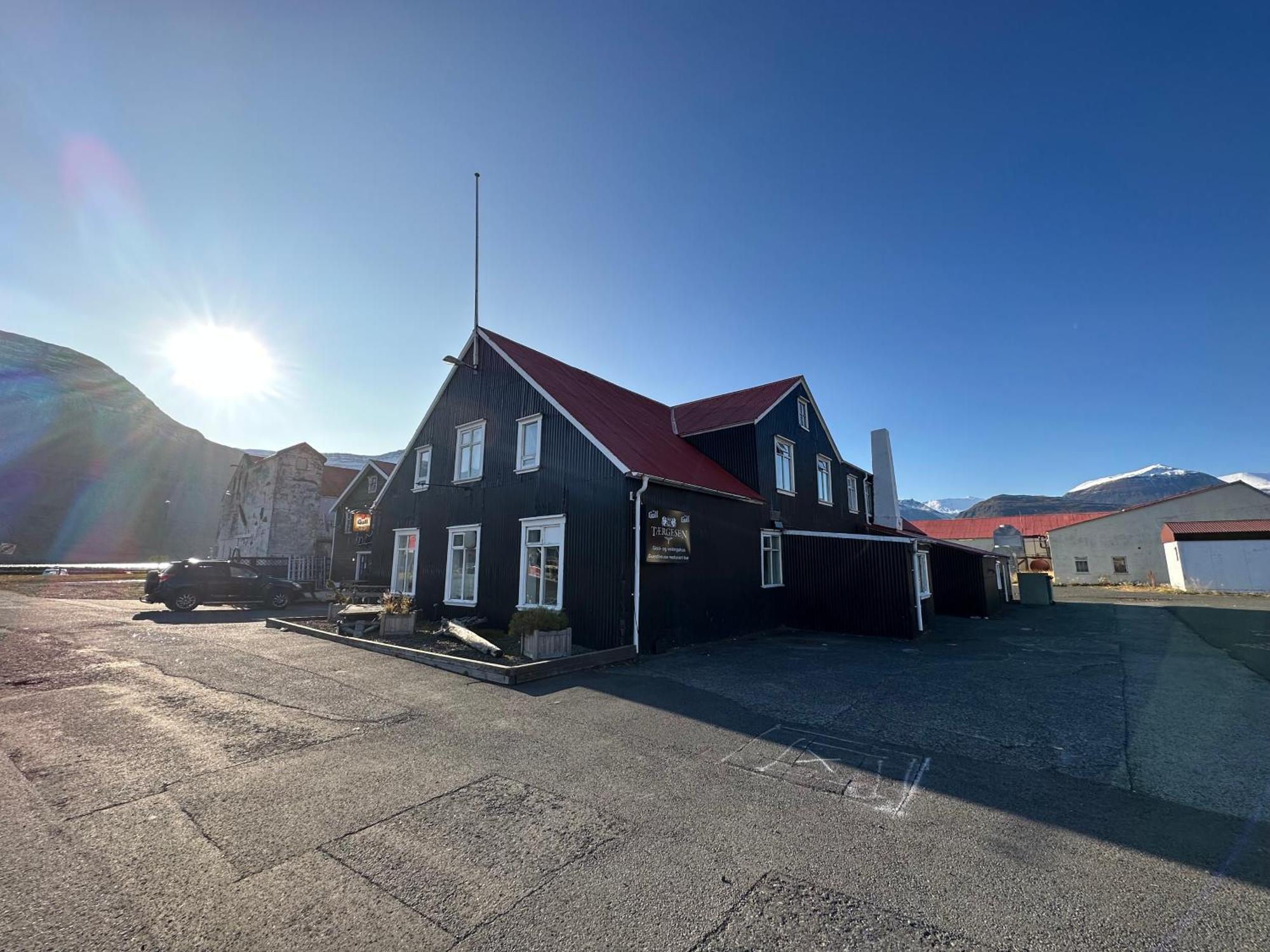 Taergesen Guesthouse Reydarfjordur Eksteriør bilde